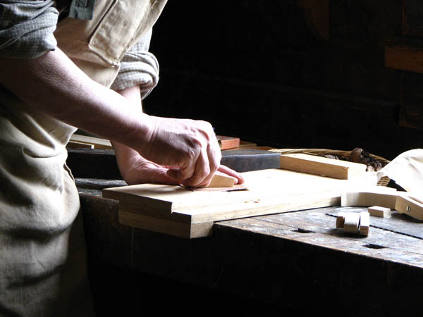 Ofrecemos un servicio de <strong>carpintería  de madera y ebanistería en Sant Vicenç dels Horts</strong> adaptado a las necesidades del <strong>cliente</strong>.